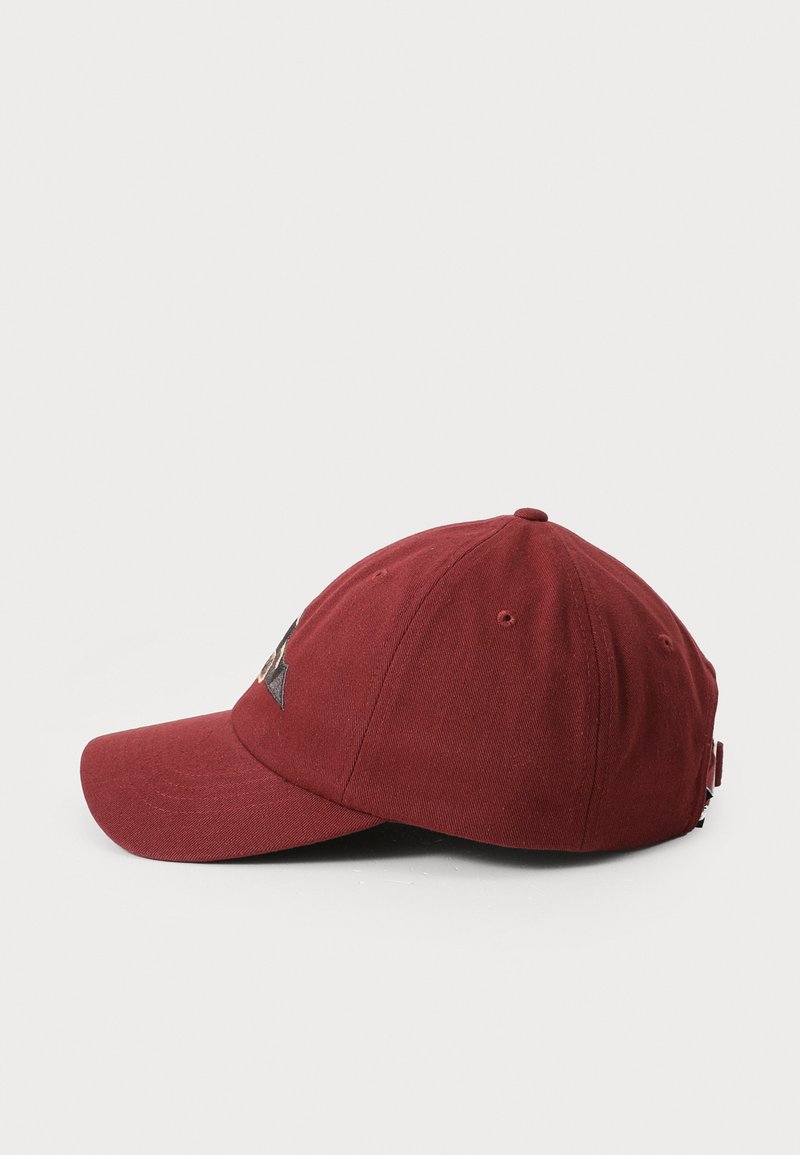 Casquette courbée noire ajustable SPTWR Race B Ferrari Formula 1 Puma