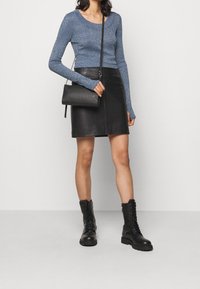 HUGO Pullover - blue