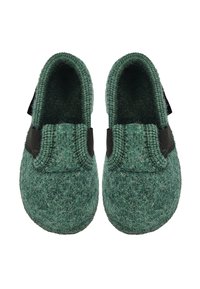 Groene vilten instapschoenen met een gestructureerd oppervlak, elastische zwarte zijkanten en een afgeronde neus. Zachte binnenvoering zichtbaar.