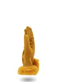 Guanto di un morbido giallo senape con polsino di pelliccia soffice, posizionato in verticale con le dita unite su sfondo bianco.