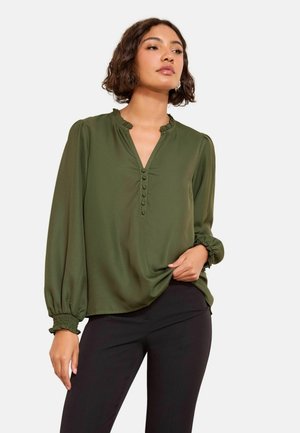 Olivgrüne Bluse, leichtes Material, geraffter Kragen, V-Ausschnitt, Knopfdetails, lange puffärmel mit elastischen Bündchen, fließender Schnitt.