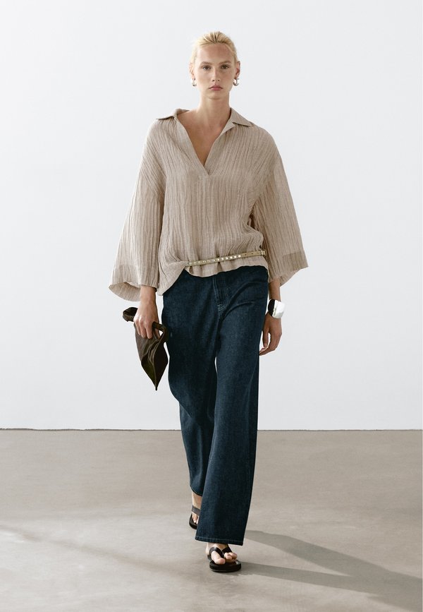 FLOWING OPEN-NECK - Blouse - beige2