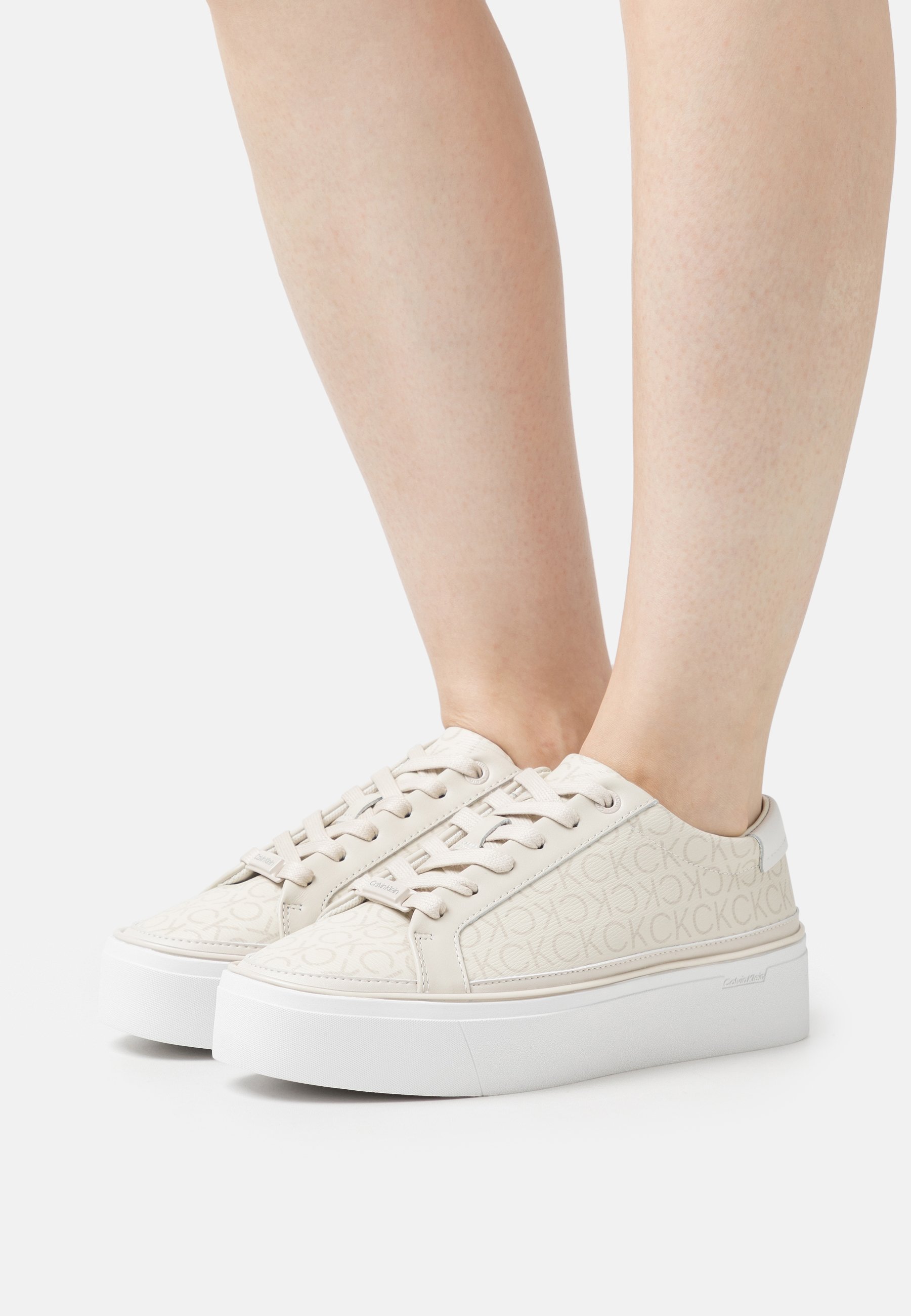 Calvin Klein FLATFORM CUPSOLE LACE UP - Sneaker low - ecru mono 