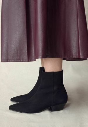 REGULAR FIT  - Klassiset nilkkurit - black nubuck leather