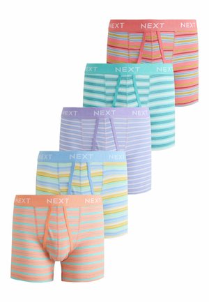 Fem par stribede herre boxershorts i pastel nuancer, hver med et mærket taljebånd med teksten "NEXT" i hvide bogstaver.
