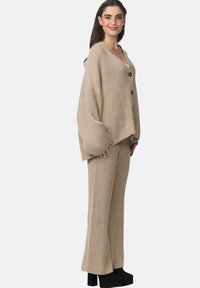 Elara SET - Vest - beige