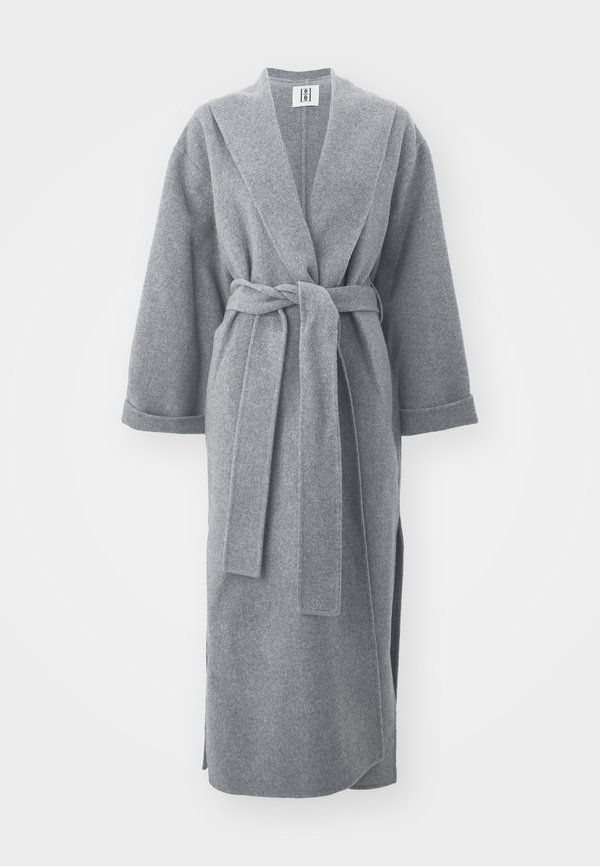 ESSENTIALS TRULLEM - Classic coat3