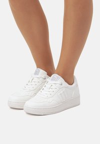 mtng Zapatillas - blanco