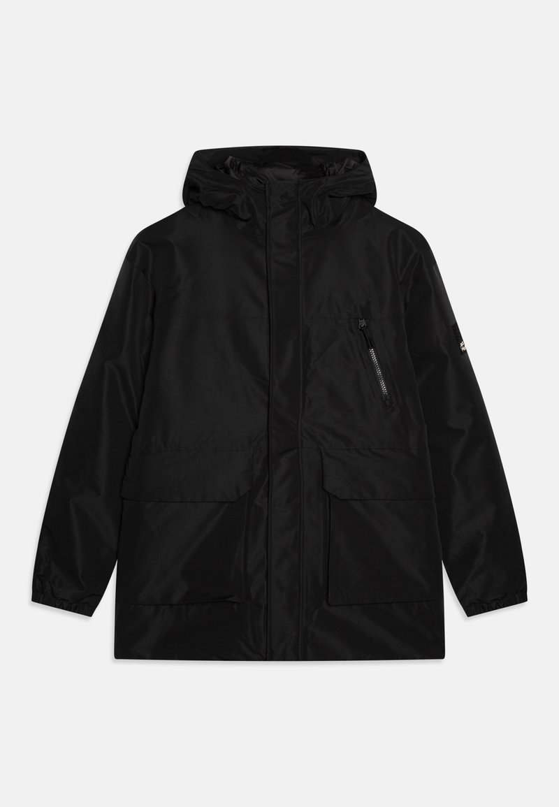 Chaqueta impermeable con capucha negra, cierre frontal con cremallera, puños elásticos y tres bolsillos frontales, incluido uno con cremallera en el pecho.