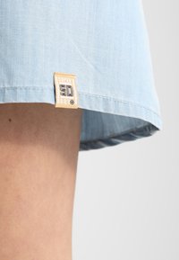 Superdry & Co Sukienka jeansowa