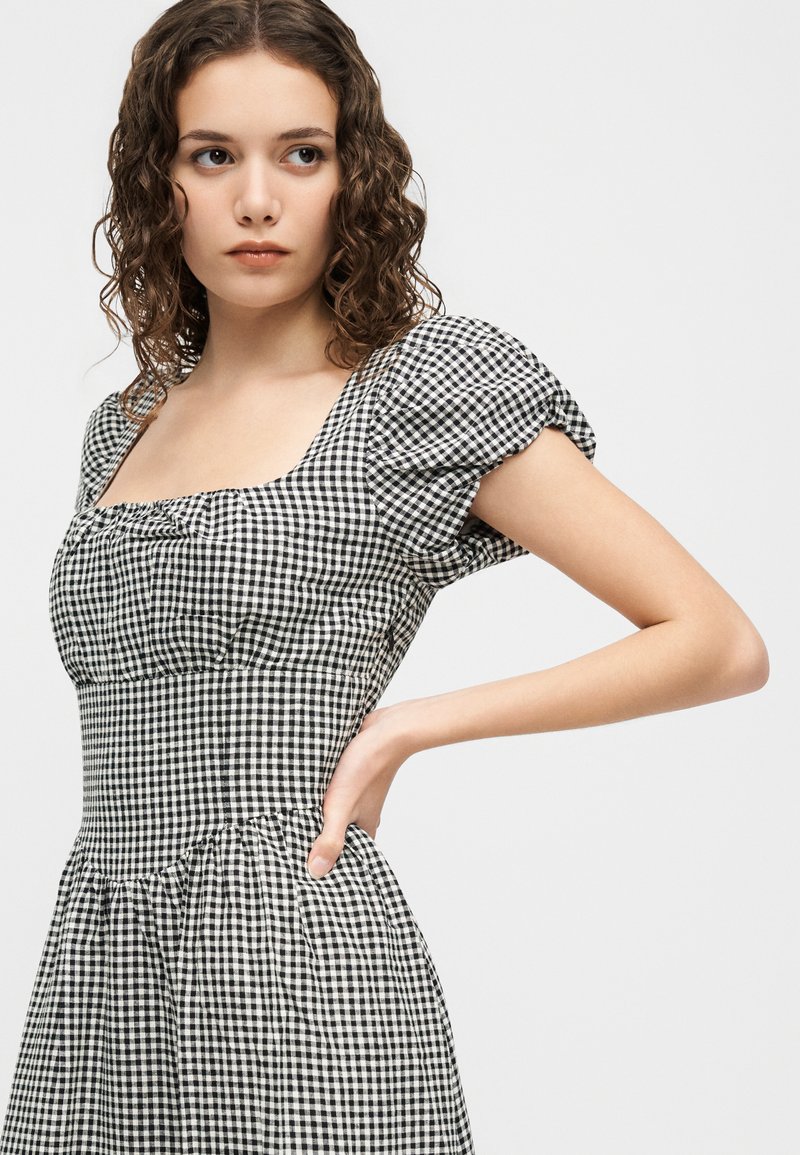 GAP Petite DROPWAIST MAXI DRESS - Maxi dress - black gingham/black - Zalando.ie GAP Petite DROPWAIST MAXI DRESS - Maxi dress - black gingham/black - Zalando.ie