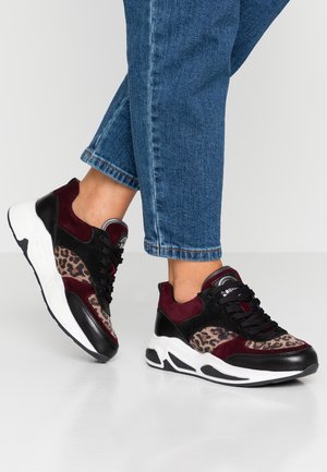 Bullboxer Sneakersy niskie