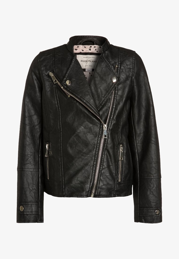 Sort faux læder bikerjakke med asymmetrisk lynlås, trykknapper, to sidelommer med lynlås og indvendig polka dot mønster.