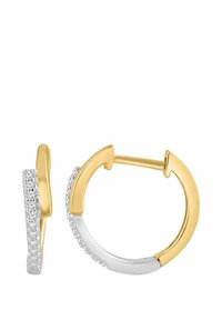 Złote i srebrne kolczyki koła o eleganckim wzorze, z rzędem małych przezroczystych kryształów wzdłuż jednego brzegu oraz zapięciem w kształcie strzały.