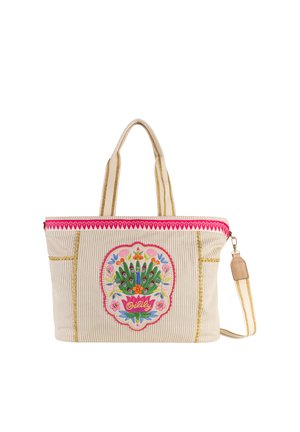 Beige gestreepte draagtas met twee handvatten en een schouderriem, met kleurrijk geborduurd bloemen- en pauwontwerp en de tekst "Oilily".