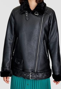 Stradivarius Bunda z umělé kůže - black