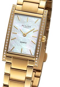 Montre en quartz ton or avec un cadran rectangulaire en nacre, aiguilles dorées et accents en cristal le long de la lunette et des maillons du bracelet.