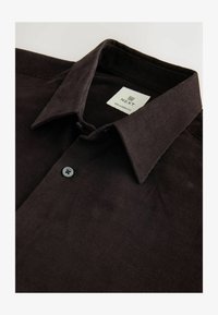 Seleccionado, chocolate brown