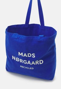 Mads Nørgaard BOUTIQUE ATHENE BAG - Pirkinių krepšys - dazzling blue
