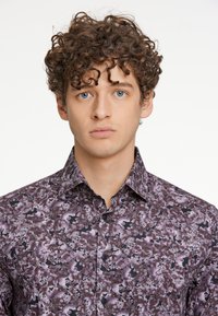 Lindbergh AOP FLORAL L/S - Camicia - berry brown