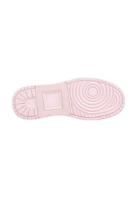 Suola della scarpa in morbido gomma rosa con modelli texturizzati, inclusi cerchi concentrici e un'inserto rettangolare. Bordo scallopato in tutto.