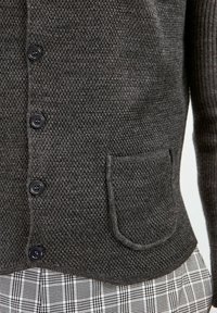 Trendyol Väst - grey