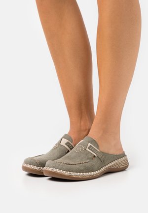 Rieker Pantolette flach - pesto/oilve