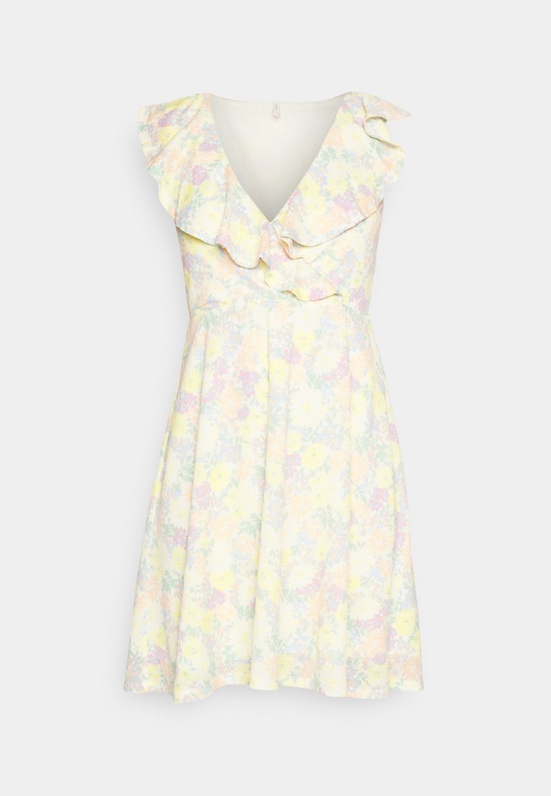 Robe courte fleurie en jaune pastel avec un col à volants, une encolure en V, une taille cintrée et une jupe évasée. Tissu léger avec une texture douce.