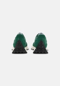 New Balance MS327 UNISEX - Sapatilhas - team forest green