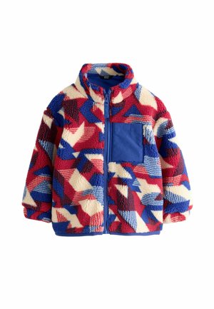 Fleecejacke mit roten, blauen und weißen geometrischen Mustern, Frontreißverschluss, hohem Kragen, langen Ärmeln und einer einfarbigen blauen Brusttasche.