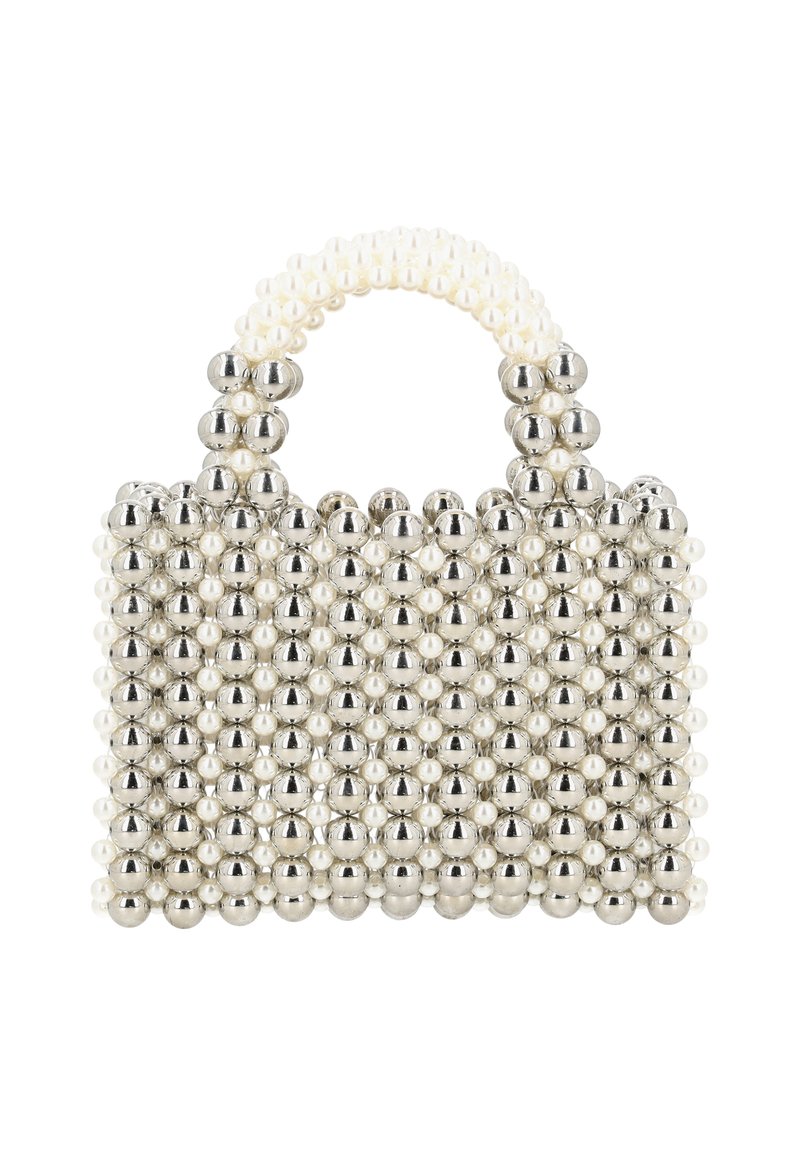 Borsa a mano decorata con perline, di forma rettangolare, realizzata con perline d'argento e perle finte bianche. Presenta un manico arrotondato con una finitura testurizzata.