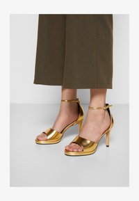 Não selecionado, gold metallic