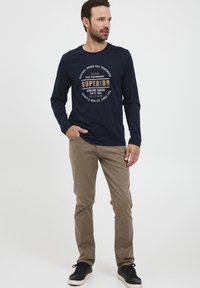 FQ1924 FQRIKARD - Triko s potiskem - navy blazer