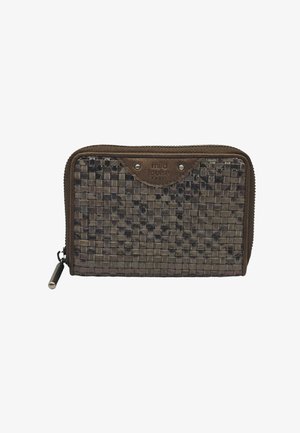Portefeuille en cuir tressé marron avec fermeture éclair et "mila louise PARIS" embossé sur une écusson en cuir au-dessus du panneau avant.