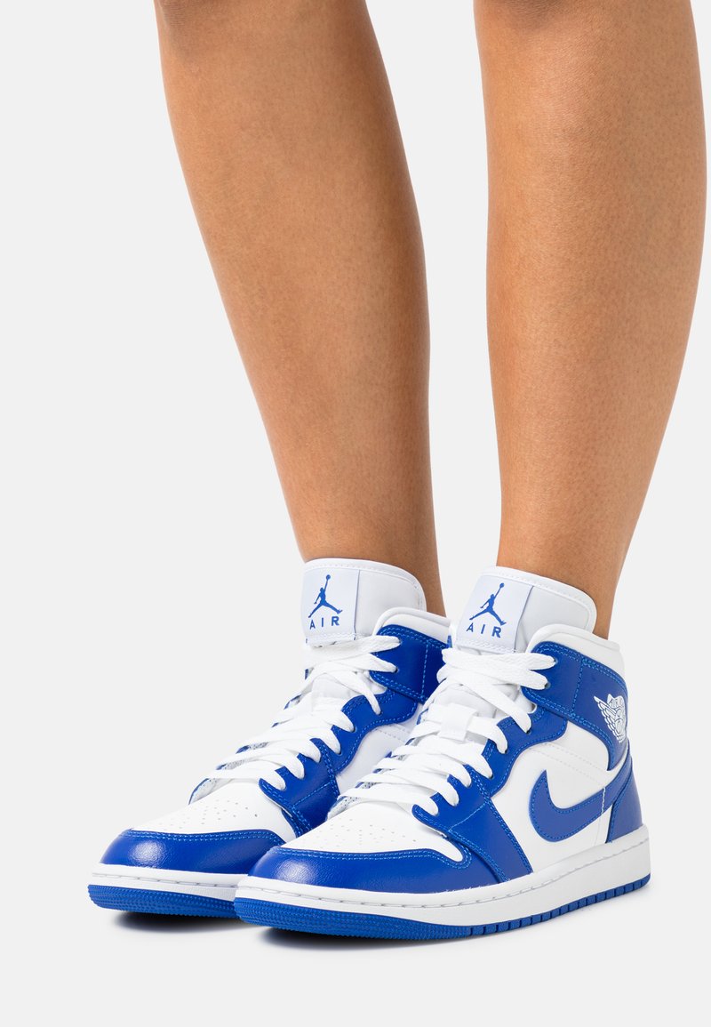 Jordan AIR JORDAN 1 MID - Sapatilhas de cano alto - white/hyper royal