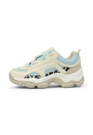 Sneakers azzurri e crema con finitura testurizzata, pannelli in rete, dettagli sottili di stampa leopardata e suola spessa e scanalata.