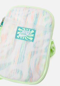 Nike Sportswear HERITGE S UNISEX - Τσάντα χιαστί - barely volt/white/dusty cactus