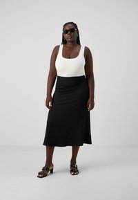 ONLY Carmakoma CAREA 2 WAYS FIT - Top - cloud dancer