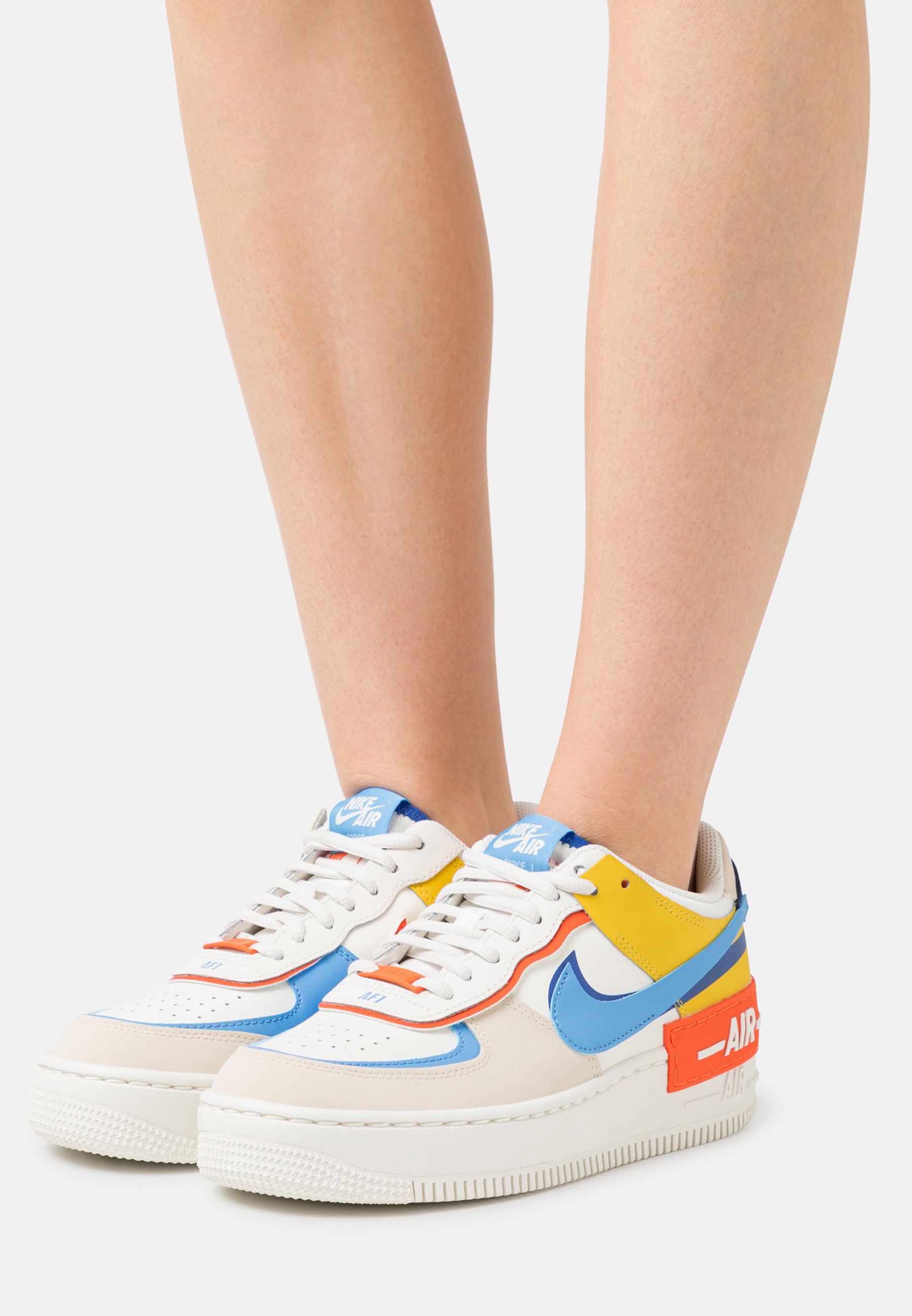 Sportswear AF1 SHADOW - Zapatillas - sail/university blue/game royal/rush orange/vivid sulfur/pearl white/blanco - Zalando.es