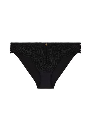 Sous-vêtements noirs avec une ceinture en dentelle ornée d'un design festonné. Tissu lisse avec un accent doré au centre avant.