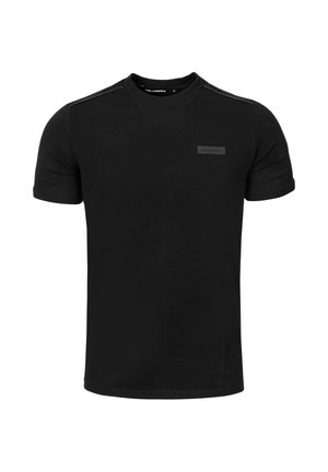 Musta lyhythihainen pyöreäkauluksinen t-paita, jossa on pieni suorakaiteen muotoinen merkkilogo ylävasemmalla rinnassa.