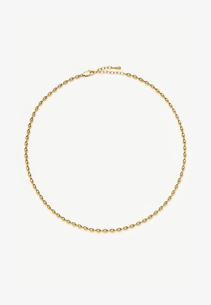 Collier chaîne en or avec maillons ovales et fermoir réglable sur fond blanc.