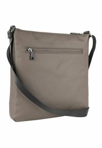 Borsa a spalla in tessuto grigio con superficie texturizzata, tracolla regolabile e tasca con zip sul retro. Design minimalista e forma rettangolare.