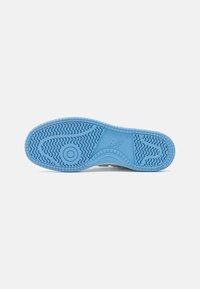 New Balance Korkeavartiset tennarit - white