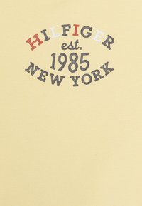 Tommy Hilfiger BABY MONOTYPE OVAL UNISEX SET - Tuta - lemon zest