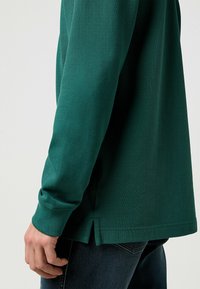 Wrangler LONG SLEEVE  REGULAR FIT - Poloshirt - bistro_green