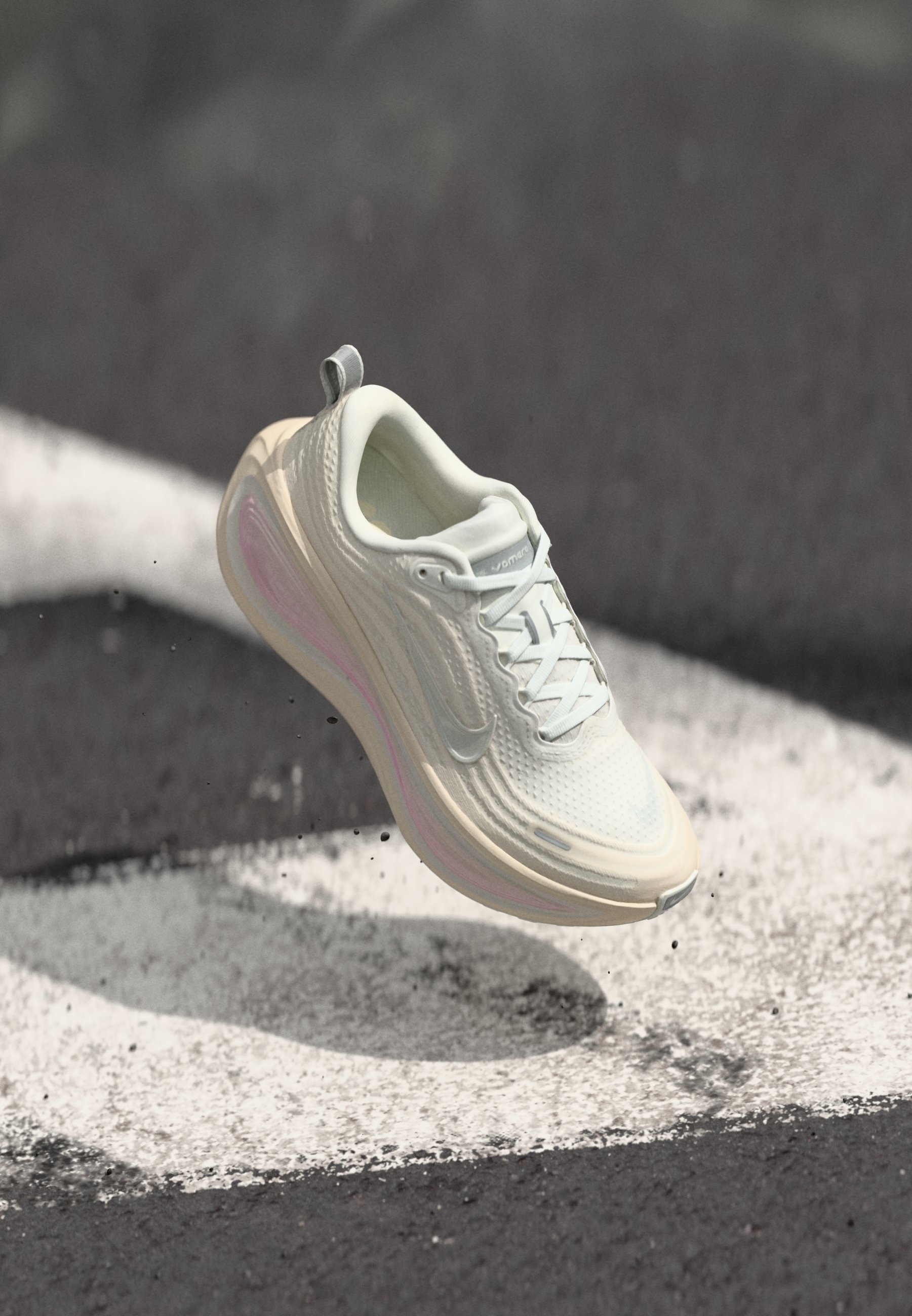Nike Performance VOMERO PLUS - Hardloopschoenen voor op de weg