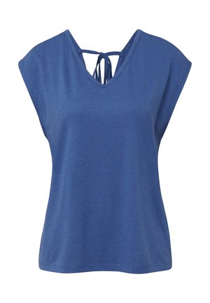 Blouse bleu à manches courtes avec un décolleté en V et un détail de nœud dans le dos, fabriquée en tissu doux et léger.