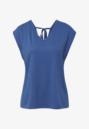 Blouse bleu à manches courtes avec un décolleté en V et un détail de nœud dans le dos, fabriquée en tissu doux et léger.