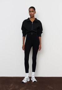LA MANIA Mikina so zipsom - black